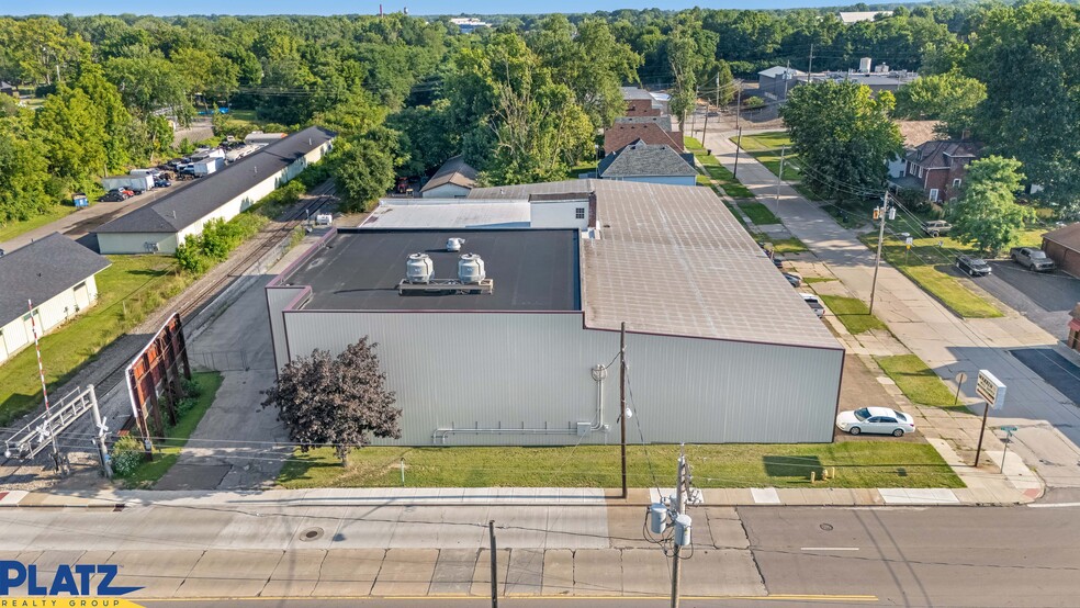 809 E Market St, Warren, OH à vendre - Photo du bâtiment - Image 1 de 1