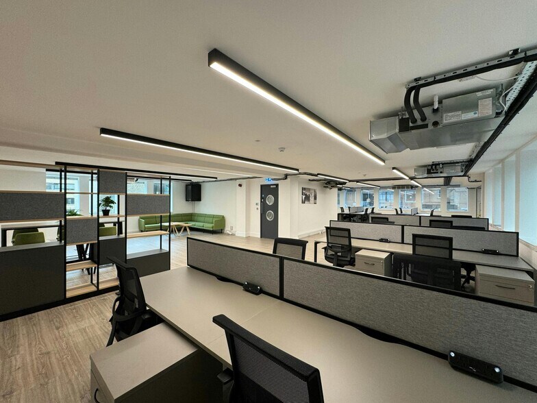 16 St Clare St, Londres à louer - Photo du bâtiment - Image 2 de 14