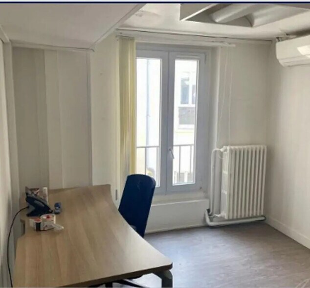 Office in Versailles for lease - Building Photo - Image 3 of 3