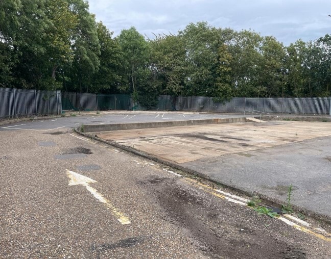 Hatfield Park, Hatfield for lease - Primary Photo - Image 1 of 2