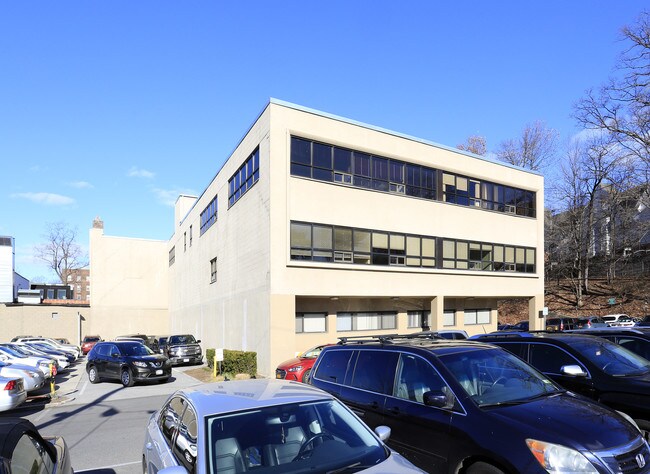 Plus de détails pour 1 Stone Pl, Bronxville, NY - Bureau à louer