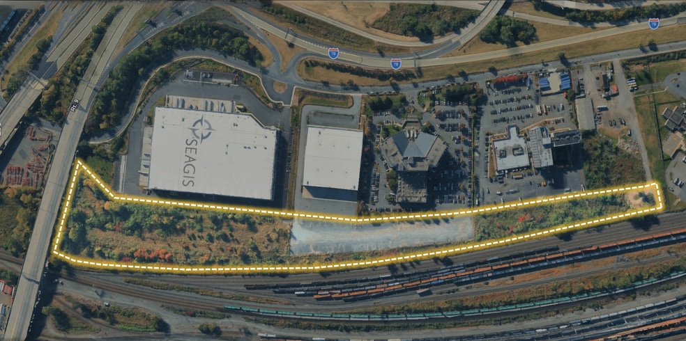 120 Frontage Rd, Newark, NJ for lease - Building Photo - Image 3 of 4