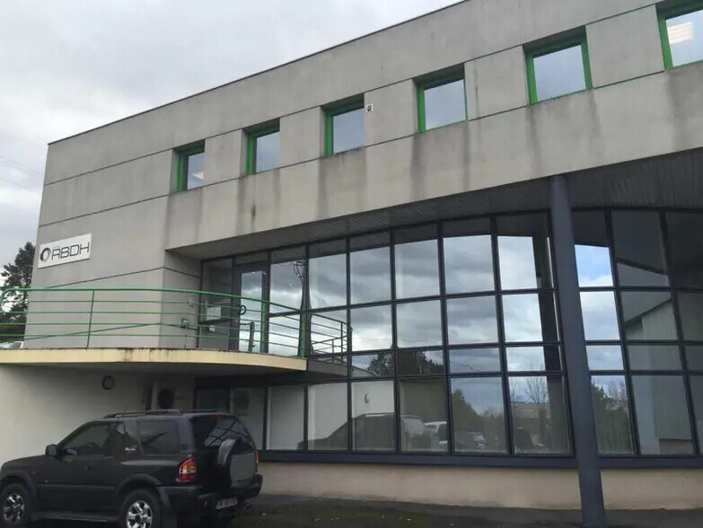 Flex dans Jassans-Riottier à louer - Photo du bâtiment - Image 3 de 8