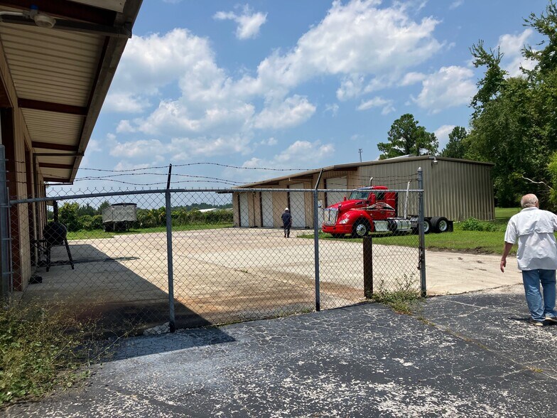 685 NW Waldo St, Lake City, FL à louer - Photo du bâtiment - Image 3 de 6