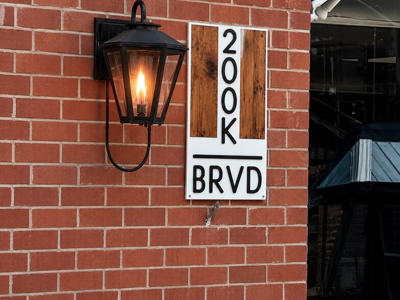 200 King St, Brevard, NC à louer - Photo du bâtiment - Image 3 de 11