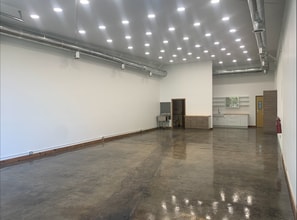 2833 Washington St, Avondale Estates, GA for lease Building Photo- Image 2 of 2