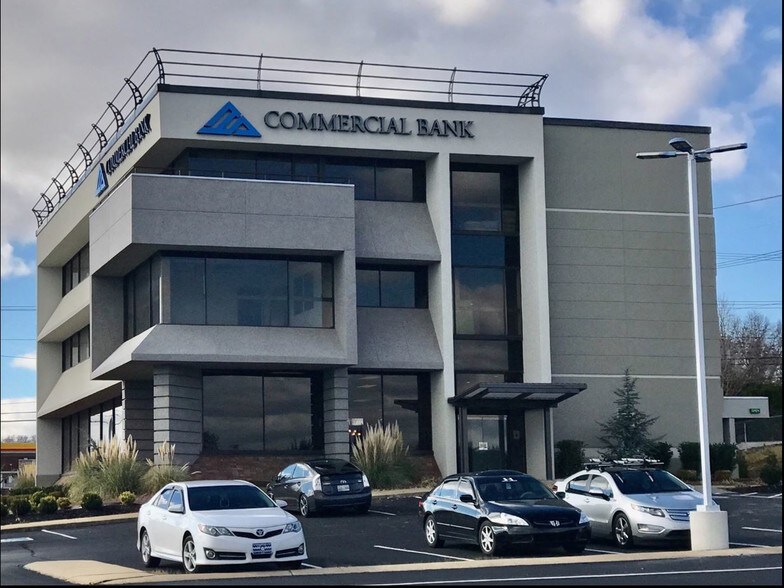 1616 W Market St, Johnson City, TN à louer - Photo du bâtiment - Image 3 de 17