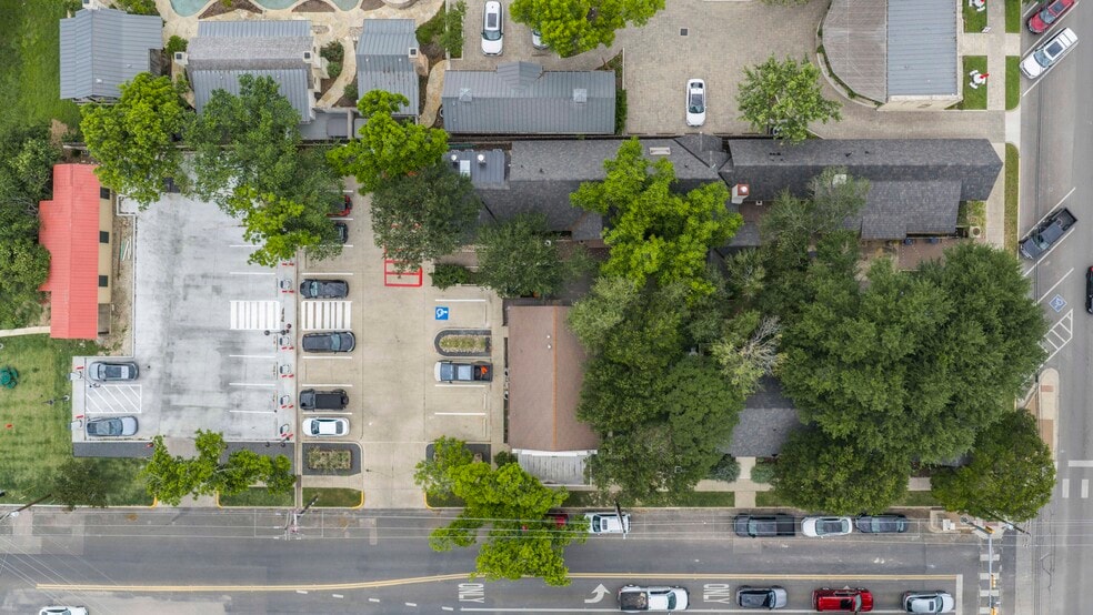 425 E Main St, Fredericksburg, TX for sale - Building Photo - Image 3 of 47