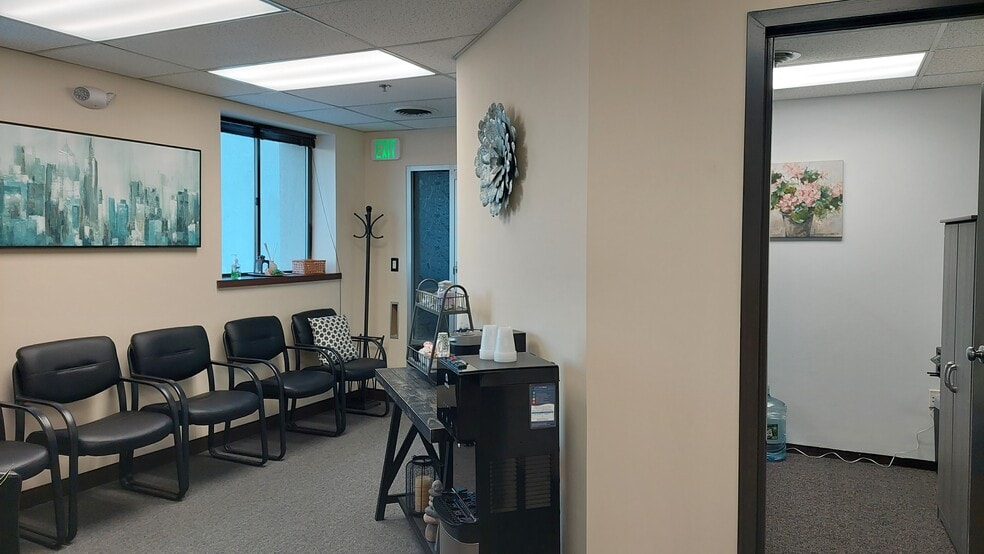 2-100 Tower Office Park, Woburn, MA for lease - Interior Photo - Image 2 of 6