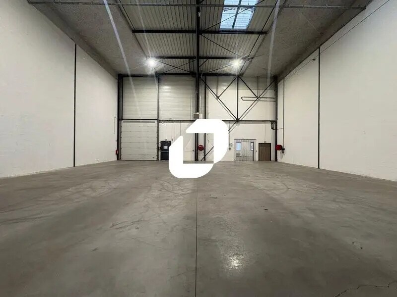 Office in Villeneuve-la-Garenne for lease Interior Photo- Image 1 of 8