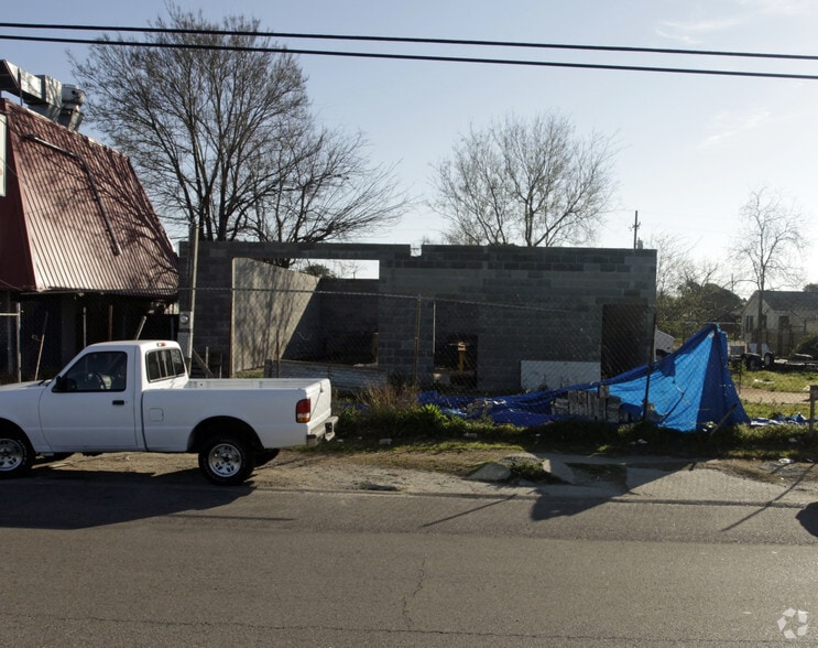 7915 Downman Rd, New Orleans, LA à louer - Photo du bâtiment - Image 2 de 2