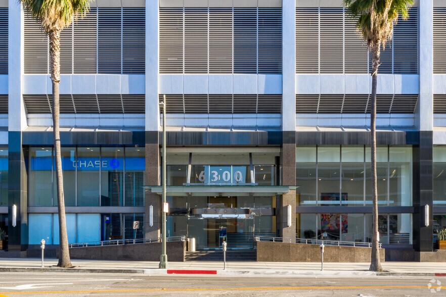 6300 Wilshire Blvd, Los Angeles, CA à louer - Photo du bâtiment - Image 3 de 10