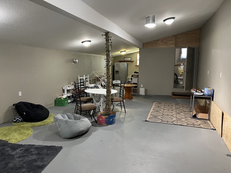 60 Houston St, Hawkinsville, GA à louer - Photo intérieure - Image 3 de 4
