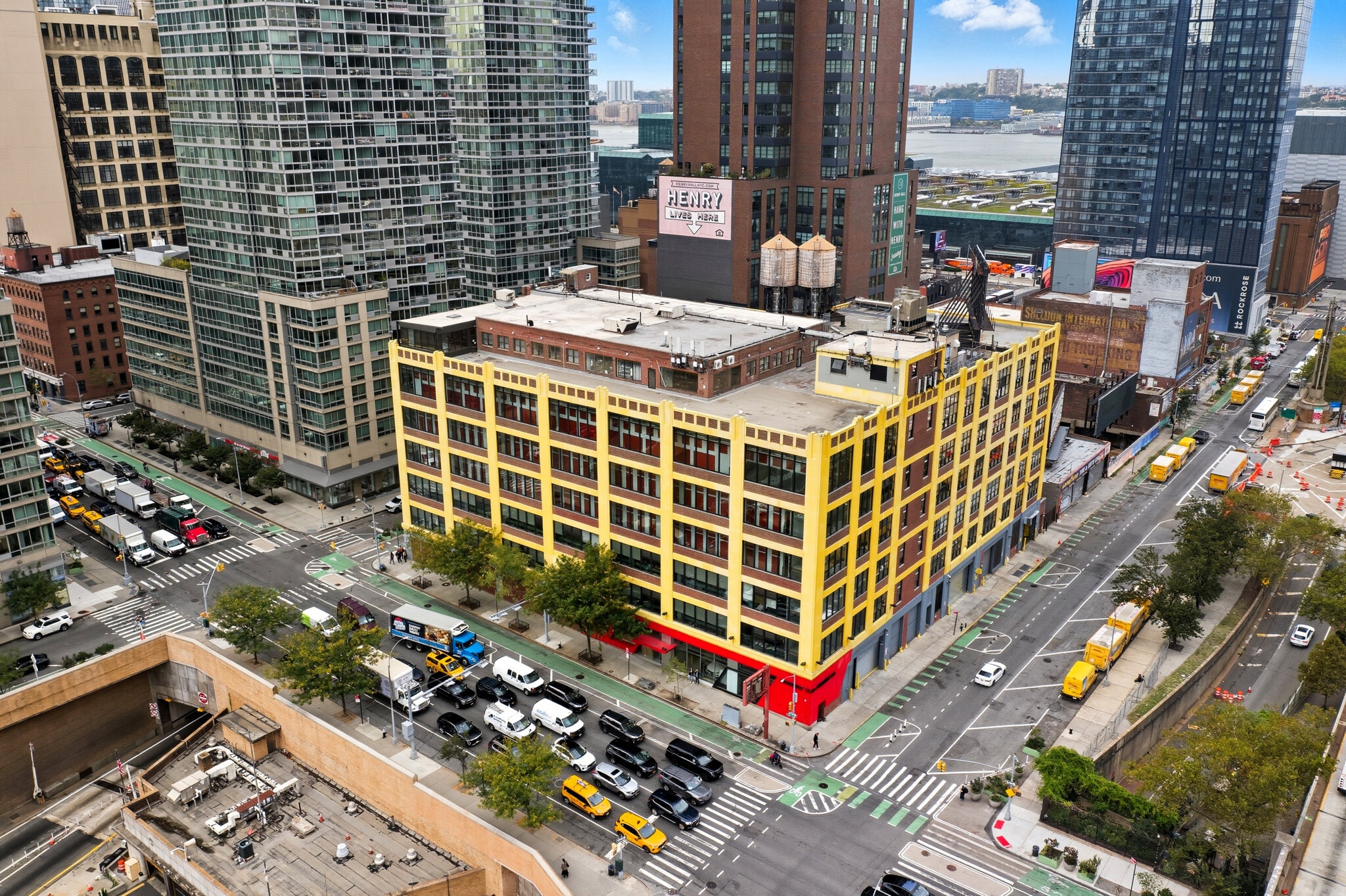 501 10th Ave, New York, NY for lease Building Photo- Image 1 of 5