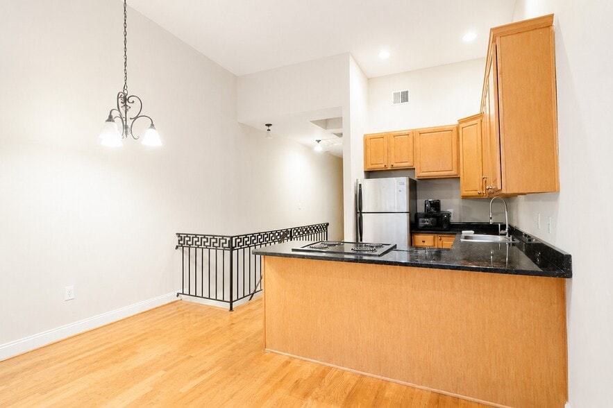 1911 8th St NW, Washington, DC à vendre - Photo du bâtiment - Image 2 de 7
