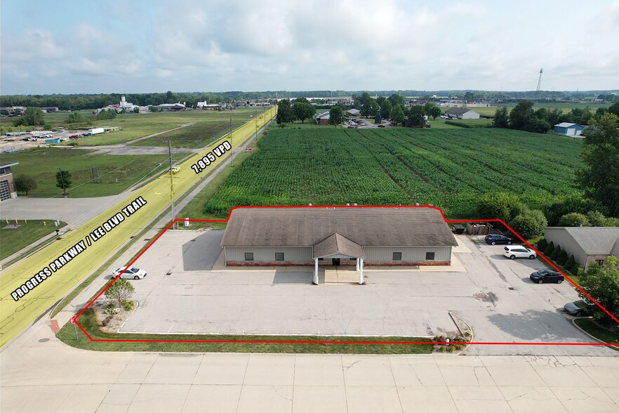 2500 Parkway Dr, Shelbyville, IN à vendre - Photo du bâtiment - Image 2 de 11