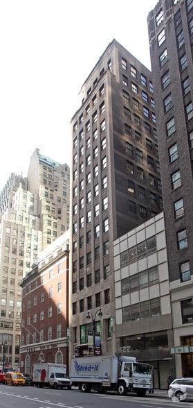 420 Madison Ave, New York, NY for lease - Building Photo - Image 2 of 3