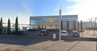 Flex in Saint-Priest for lease Building Photo- Image 2 of 5