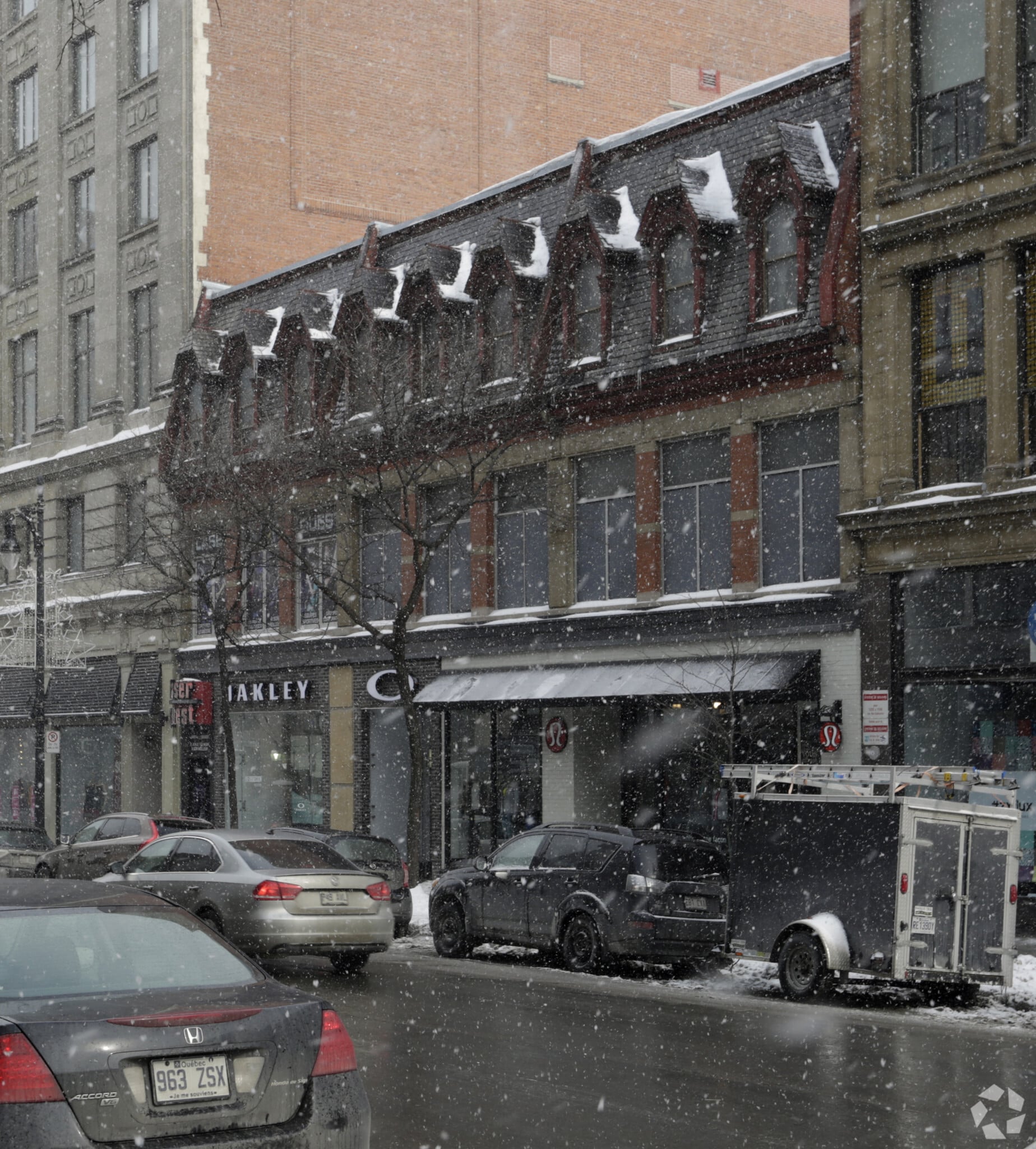 1226-1232 Rue Sainte-Catherine O, Montréal, QC for lease Primary Photo- Image 1 of 3