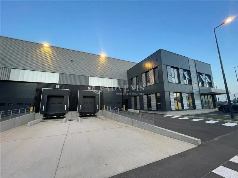 Industrial in Le Bourget for lease Building Photo- Image 1 of 10