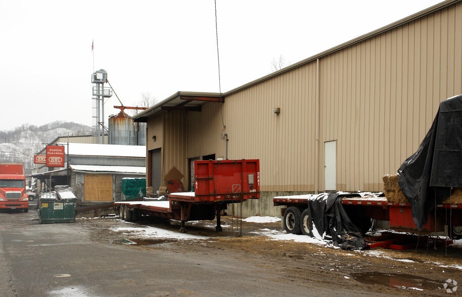 109 Justice Ave, Logan, WV à vendre - Photo du bâtiment - Image 3 de 9