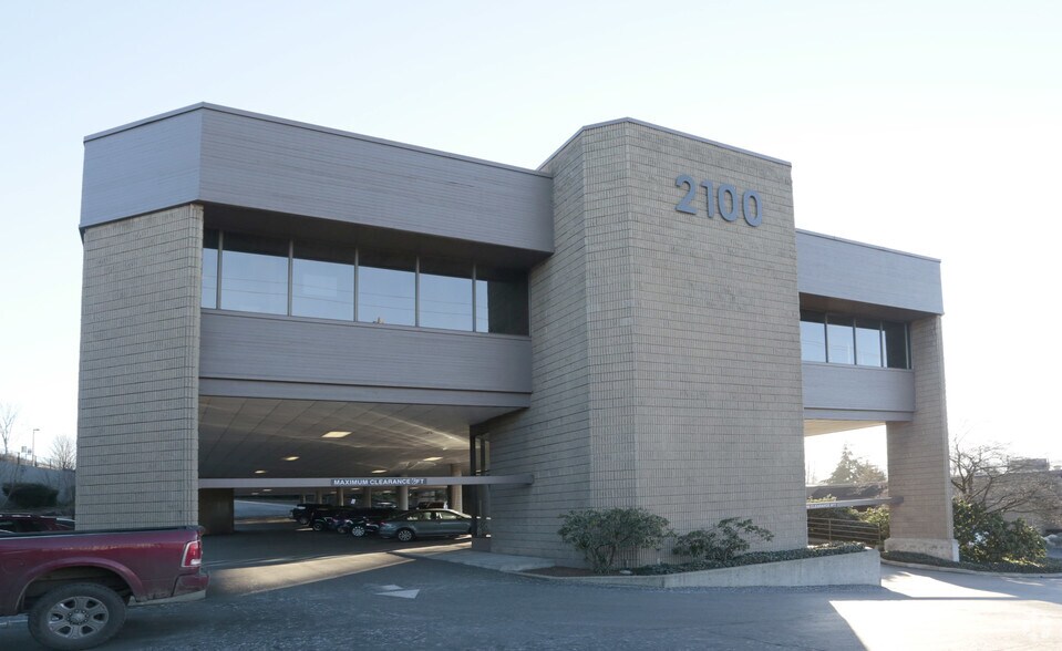 2000 124th Ave NE, Bellevue, WA à louer - Photo du bâtiment - Image 2 de 9