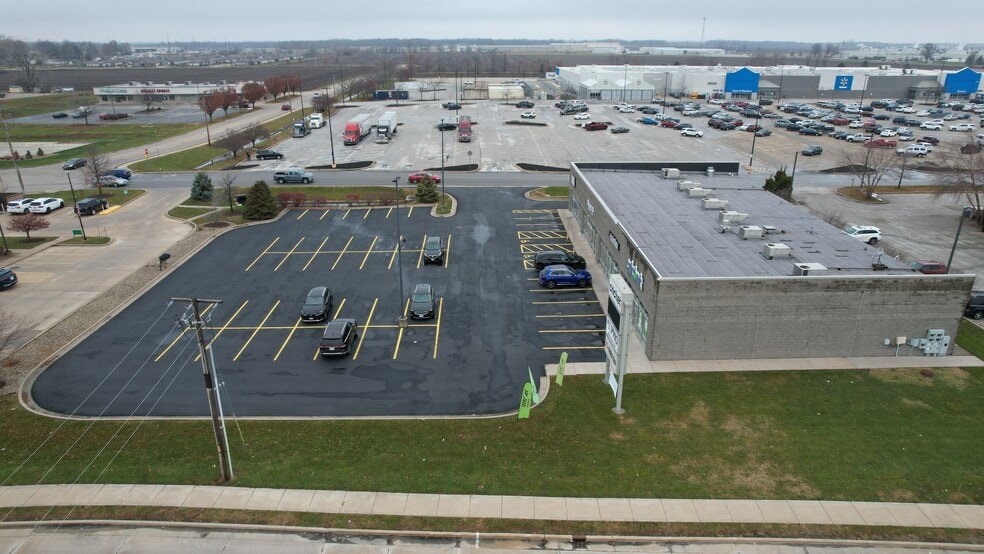 1710 E Jackson St, Macomb, IL for lease - Building Photo - Image 3 of 3