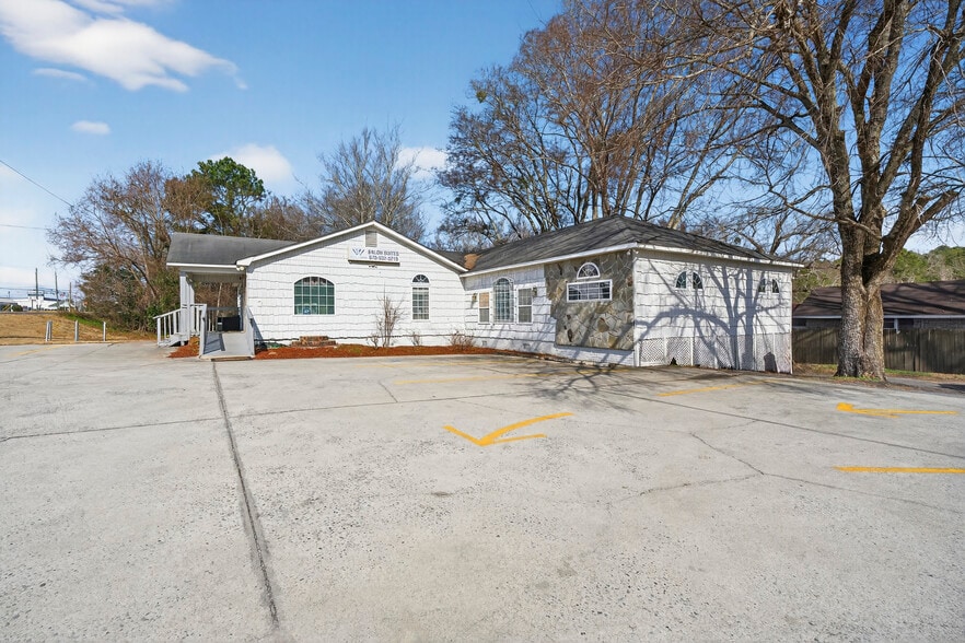 4849 Mercer University Dr, Macon-Bibb, GA for sale - Building Photo - Image 3 of 32