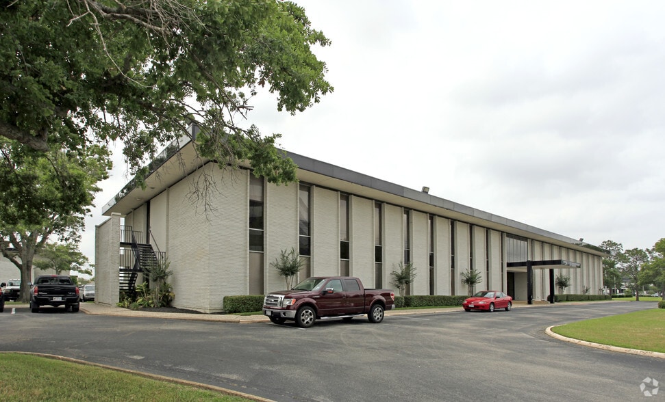 1115 Gemini St, Houston, TX à louer - Photo du bâtiment - Image 2 de 29