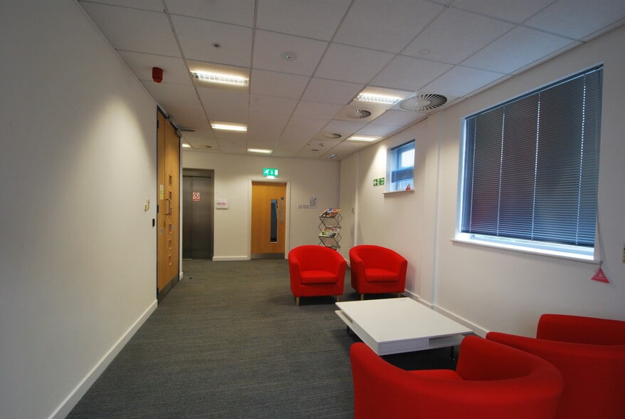 Langford Locks, Kidlington for lease - Interior Photo - Image 2 of 8