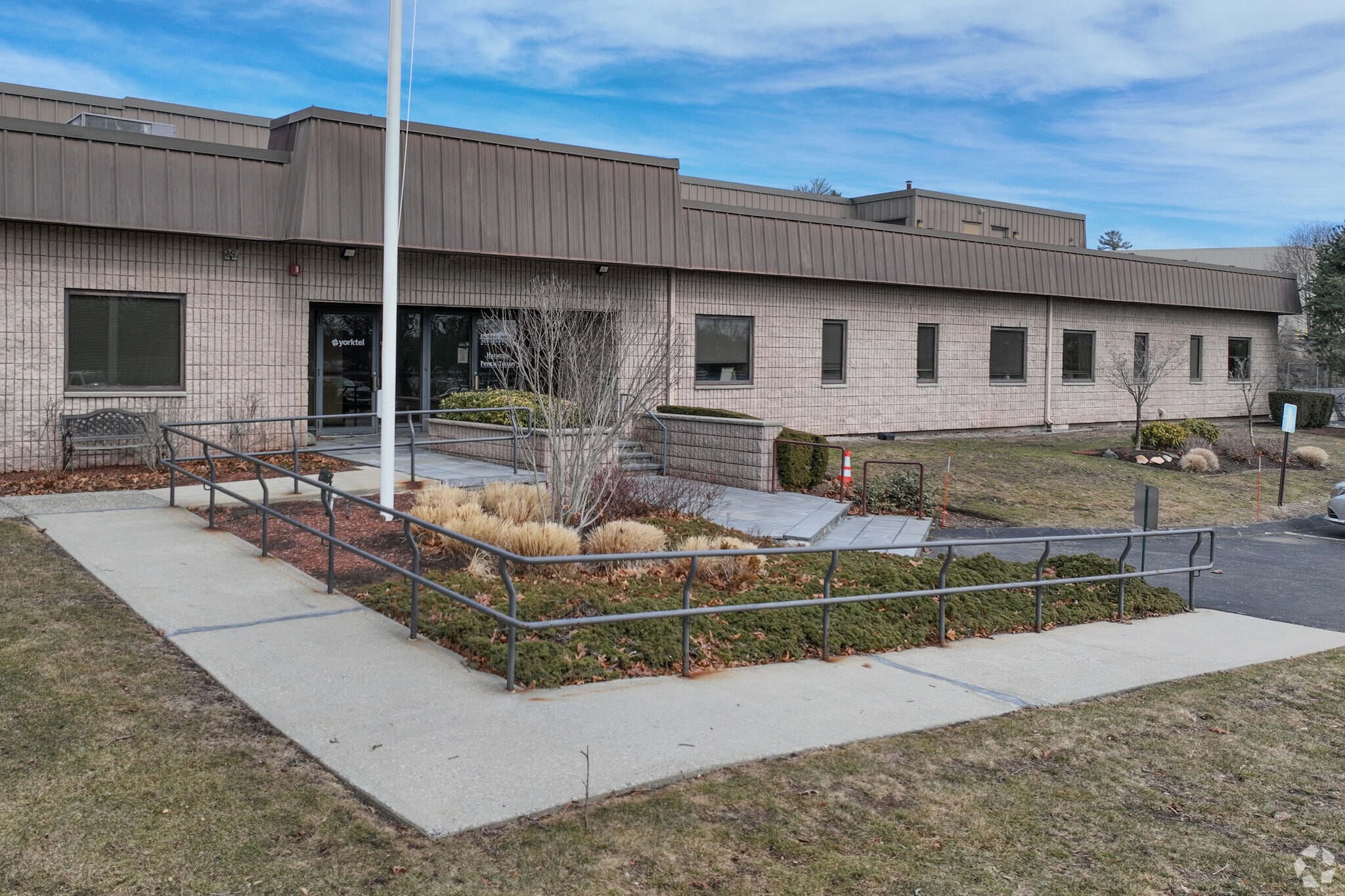 33 Upton Dr, Wilmington, MA for lease Primary Photo- Image 1 of 7