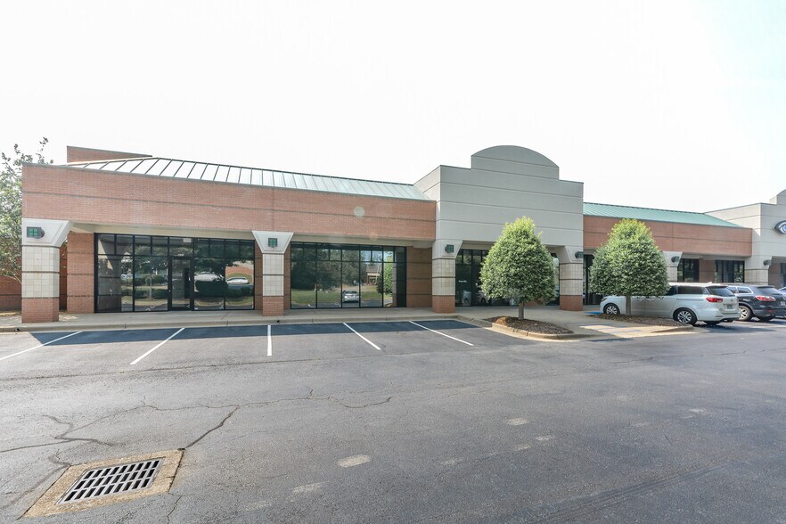 17200 Chenal Pky, Little Rock, AR à louer - Photo du bâtiment - Image 2 de 10