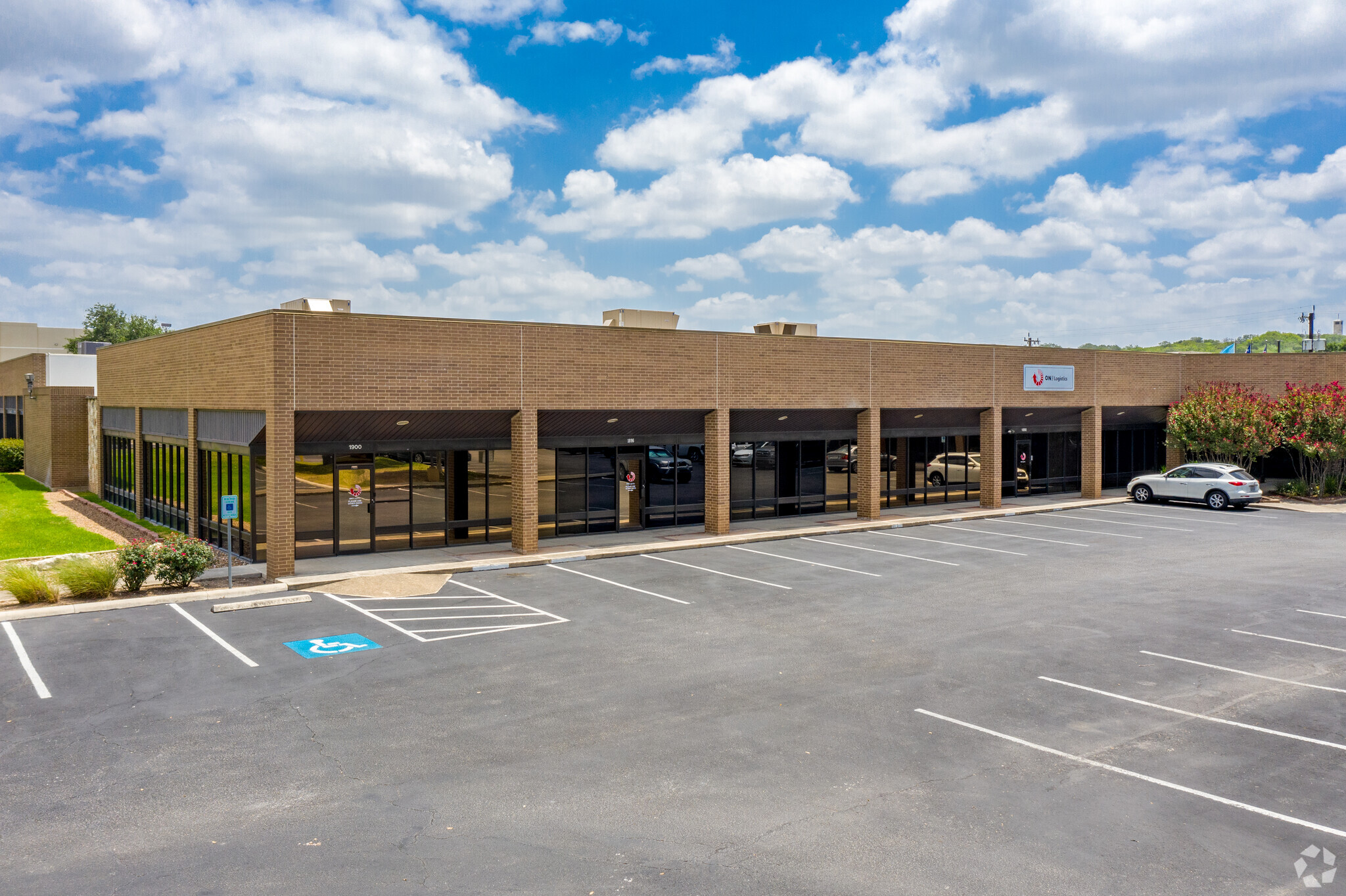 1850-1900 Grandstand Dr, San Antonio, TX for lease Building Photo- Image 1 of 16