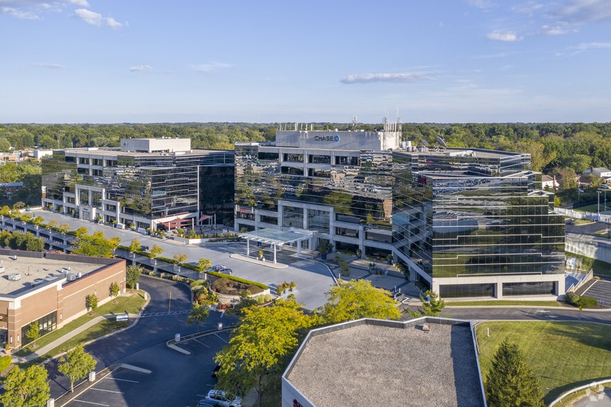 8044 Montgomery Rd, Cincinnati, OH for lease - Building Photo - Image 2 of 3