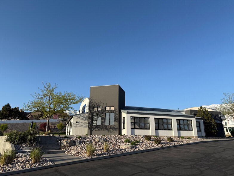 537 W University Pky, Orem, UT à louer - Photo du bâtiment - Image 3 de 16