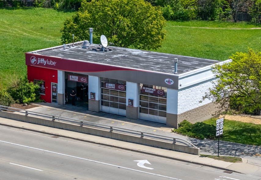 445 S Mclean Blvd, Elgin, IL for sale - Building Photo - Image 2 of 7