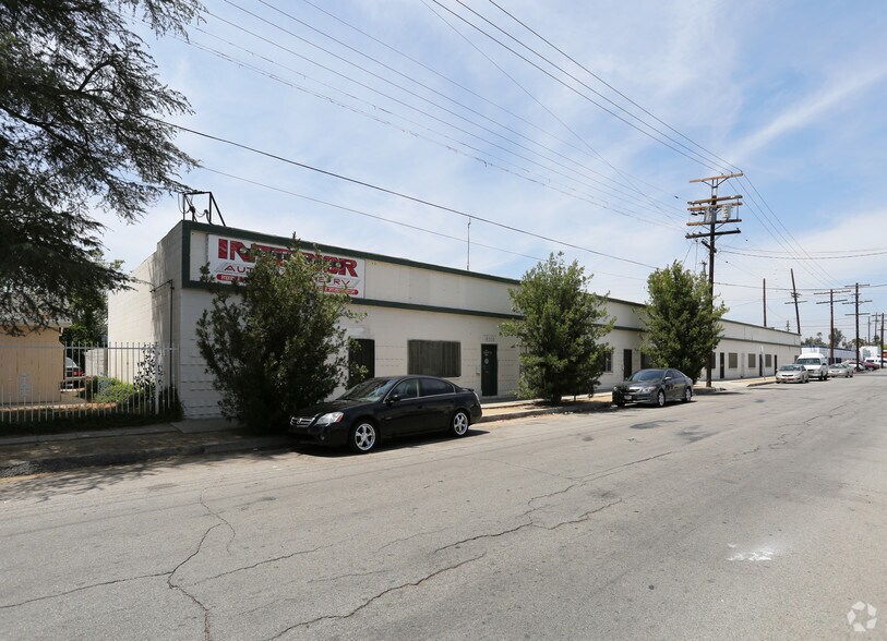 18326-18348 Gault St, Reseda, CA à louer - Photo principale - Image 1 de 7