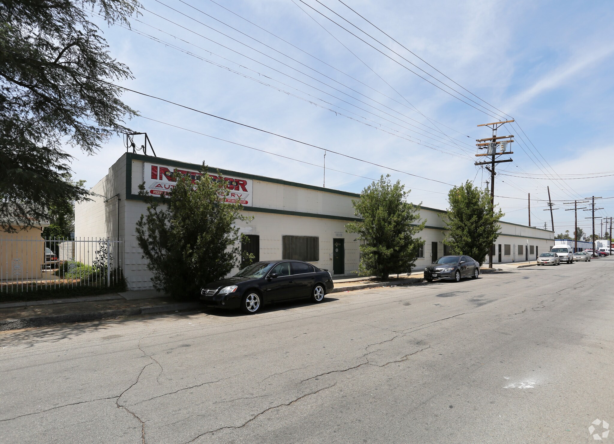 18326-18348 Gault St, Reseda, CA à louer Photo principale- Image 1 de 8