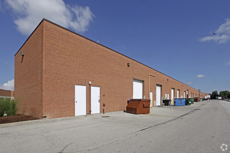 3176 Ridgeway Dr, Mississauga, ON à louer - Photo du bâtiment - Image 2 de 2