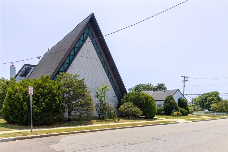 215 N Hillside Ave, Valley Stream, NY for sale - Building Photo - Image 3 of 71