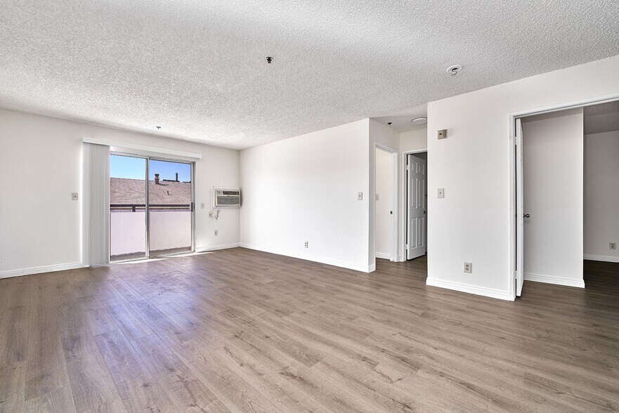 209 S Alexandria Ave, Los Angeles, CA à vendre - Photo du bâtiment - Image 3 de 29