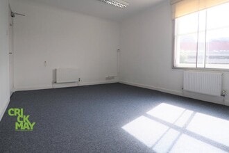 22 London Rd, Horsham à louer Photo intérieure- Image 2 de 4