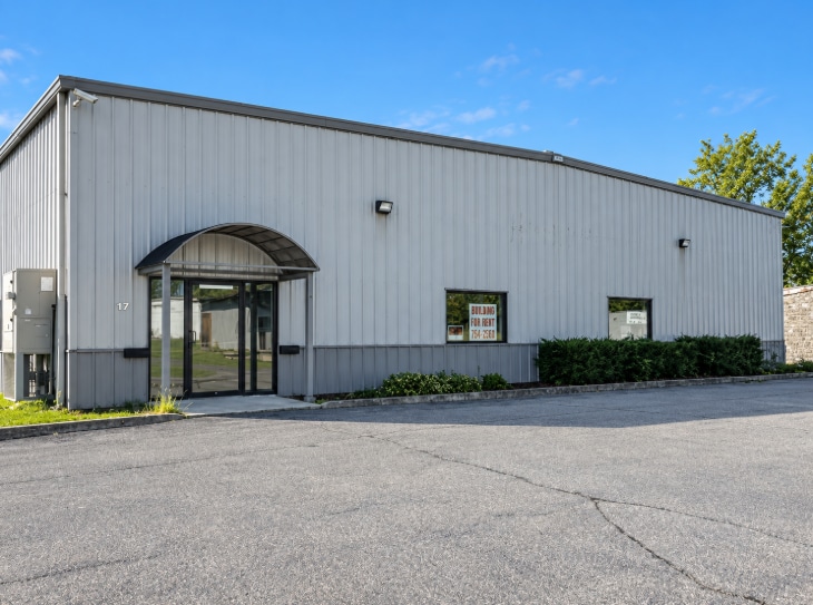 17 Boulevard, Queensbury, NY for lease - Building Photo - Image 1 of 4