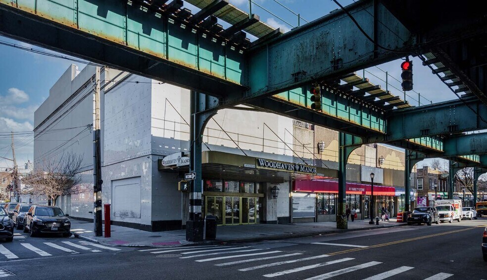 96-01 Jamaica Avenue portefeuille de 2 propriétés à vendre sur LoopNet.ca - Photo du bâtiment - Image 2 de 4