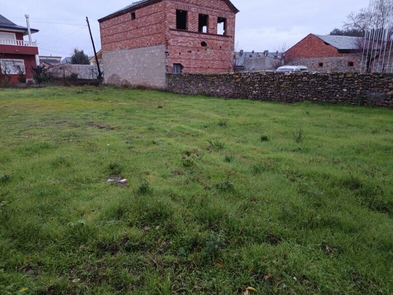 Camino de Ferrolera, 783, Ponferrada, León à vendre - Photo du bâtiment - Image 3 de 4