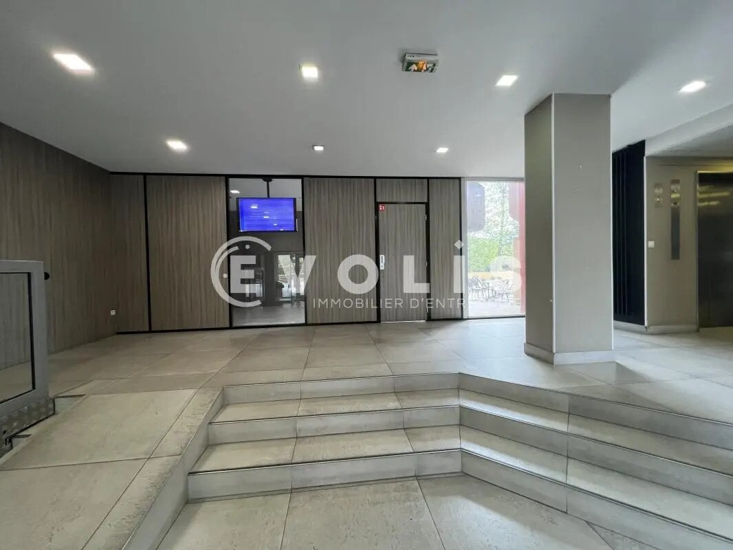 Office in Maisons-Alfort for lease Lobby- Image 1 of 16