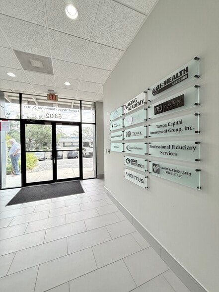 5402 W Laurel St, Tampa, FL for lease - Interior Photo - Image 2 of 17