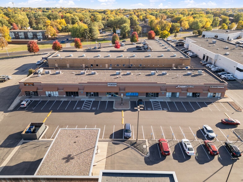 2848 2nd St S, Saint Cloud, MN à louer - Photo du bâtiment - Image 2 de 11