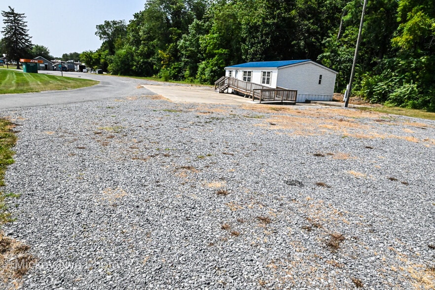 31 Walnut Bottom Rd, Shippensburg, PA for lease - Building Photo - Image 2 of 17