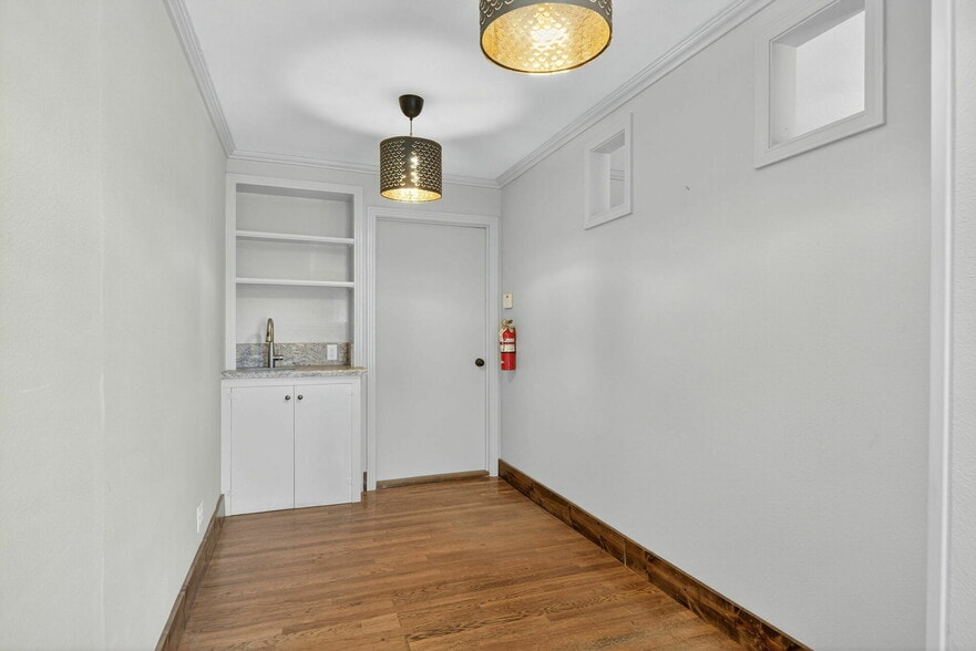 920 E Blanco Rd, Boerne, TX for lease - Building Photo - Image 3 of 7